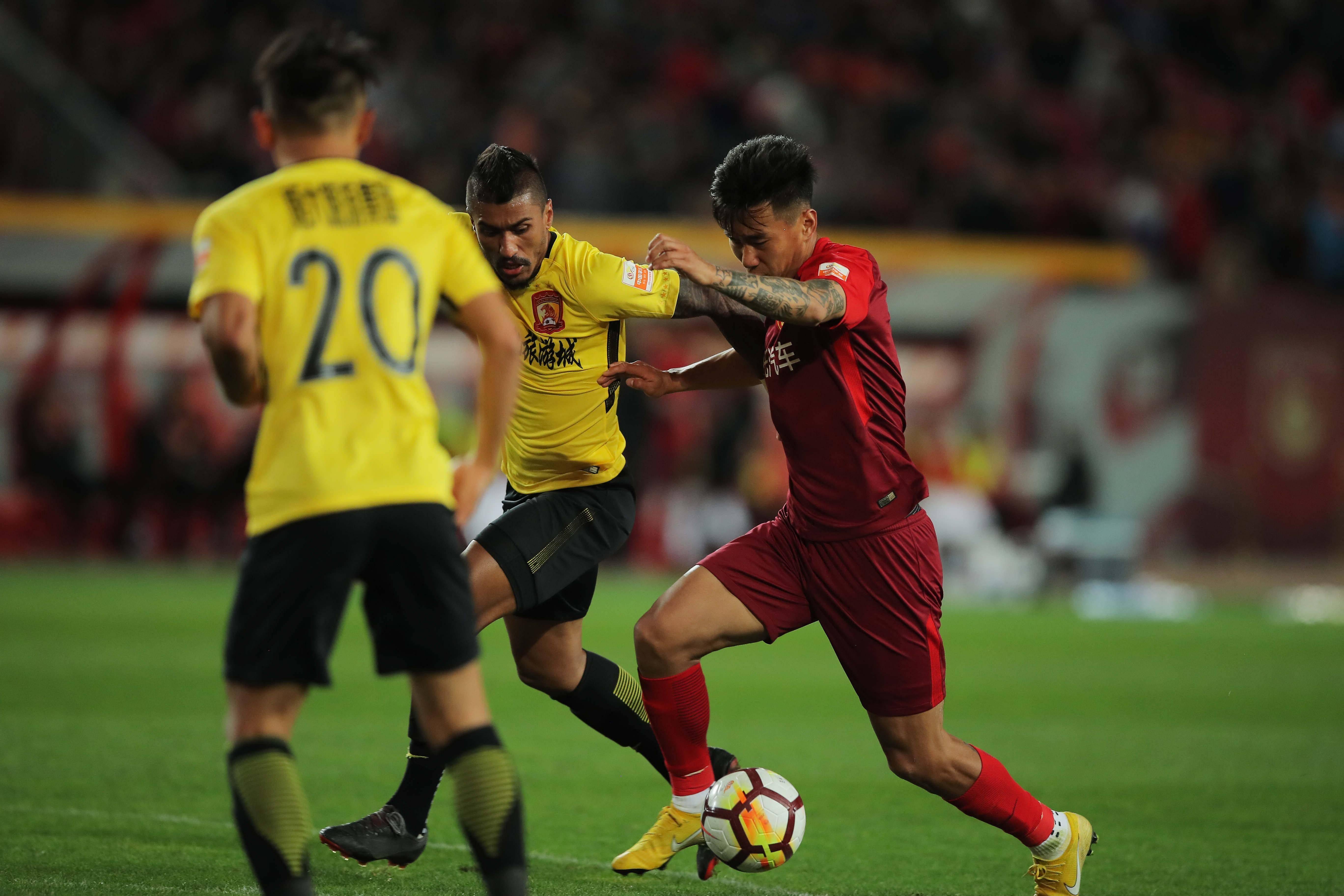 冲刺阶段突围战来临，斯图加特围绕中超豪取连胜，赛场秩序良好，临场指挥获称赞的简单介绍-开云体育官网