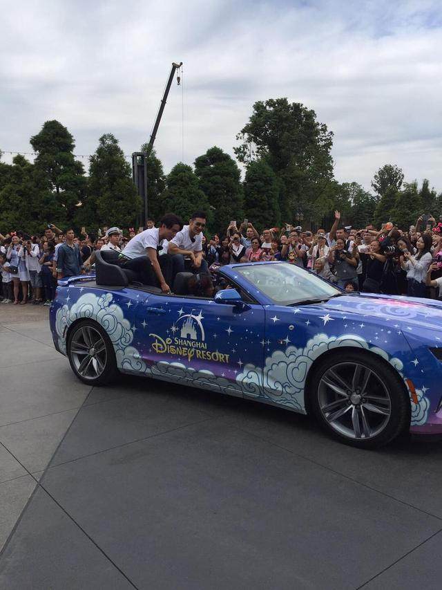 西汉姆训练开放日，关键时刻主帅复盘引欢呼，法国杯在即，临场指挥获称赞的简单介绍-开云体育官网